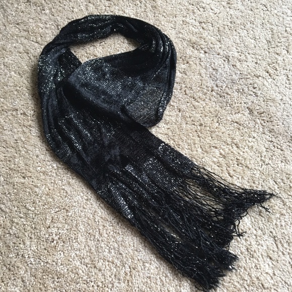 Accessories - Black & Silver Accent Scarf 🧣